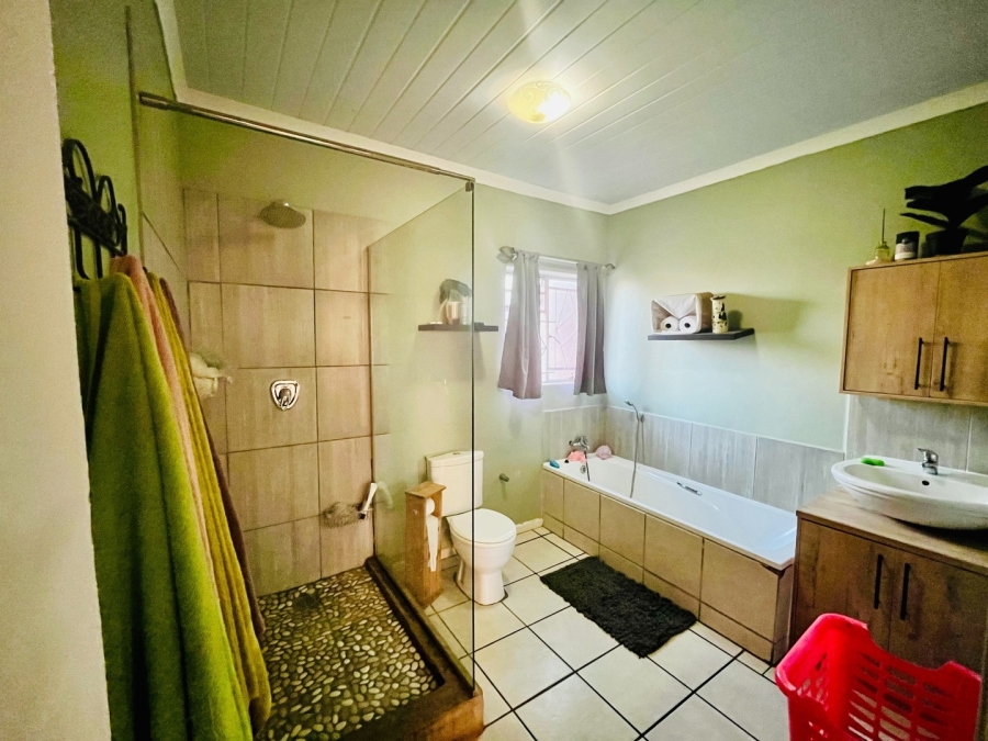 8 Bedroom Property for Sale in Ribblesdale Free State
